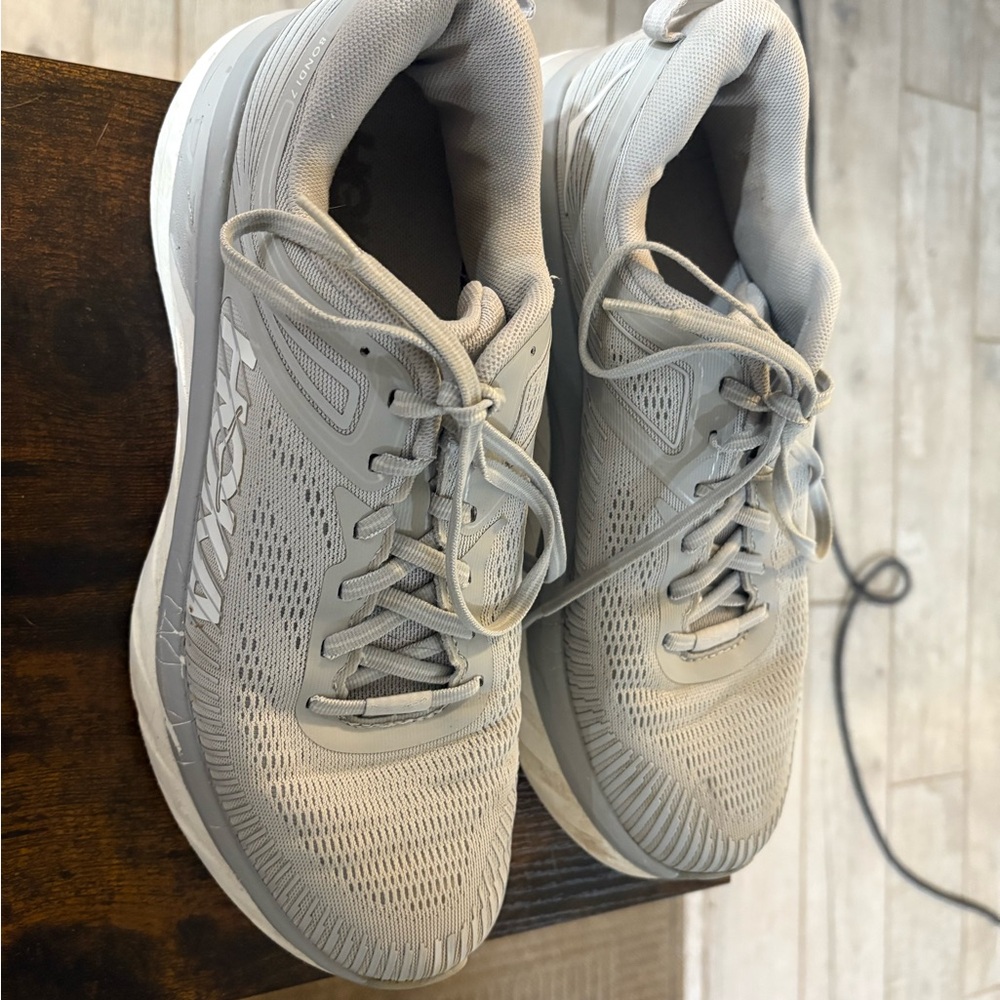 Hoka Bondi 7 Men's Light Gray Athletic Shoes - Picture 2 of 5